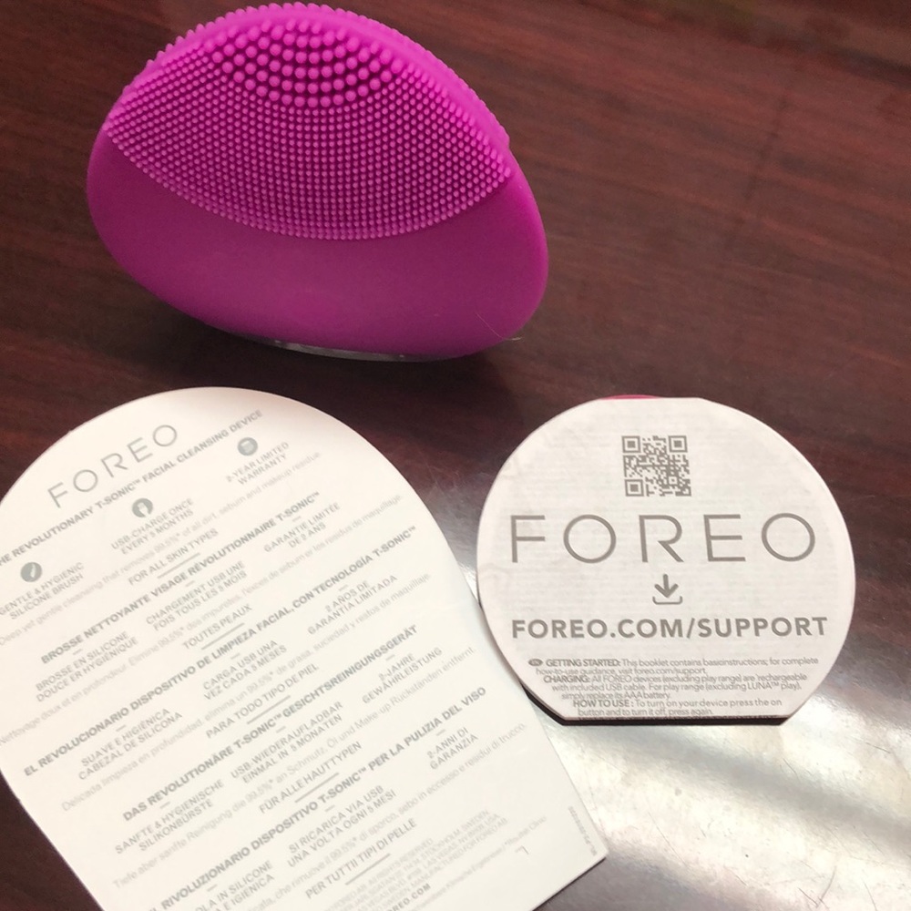 Foreo Luna Mini NEW These retail for $120